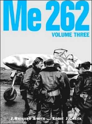 Me 262 - Luftwaffe Classics - J. Richard Smith - Books - Crecy Publishing - 9781903223000 - November 17, 2000