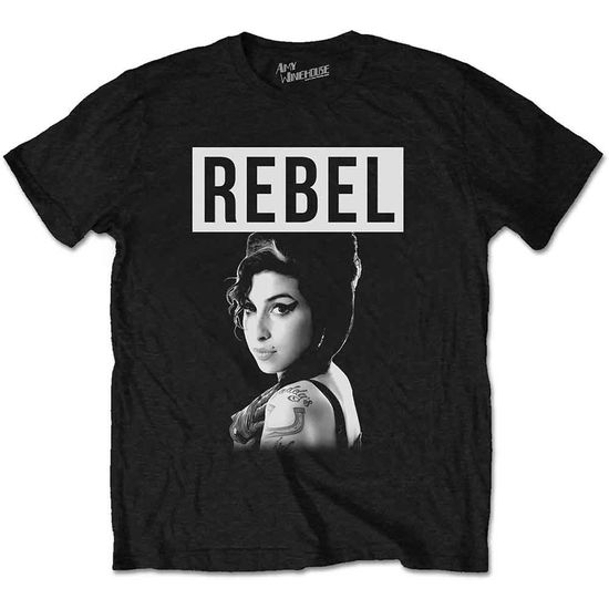Amy Winehouse Unisex T-Shirt: Rebel (Black) - Amy Winehouse - Produtos - Rockoff - 5056170661003 - 24 de outubro de 2018