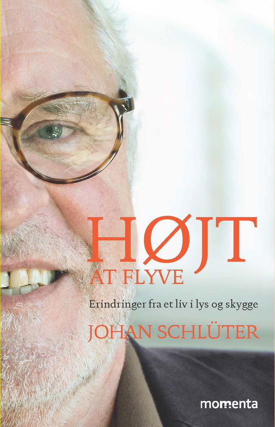 Cover for Johan Schlüter · Højt at flyve (Heftet bok) (2017)