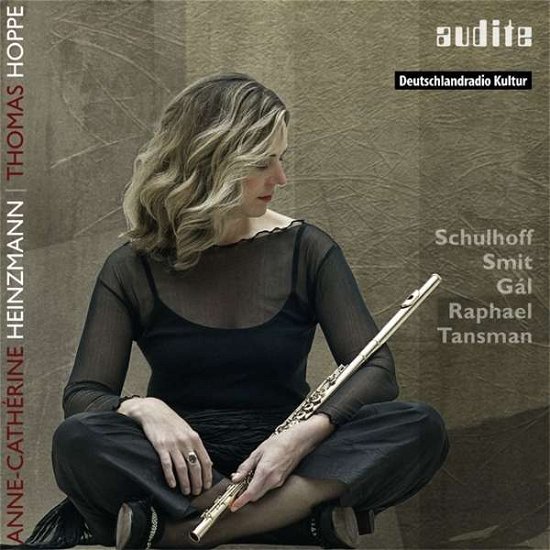 Cover for Schulhoff / Hoppe,thomas · Schulhoff Smit Gal - Raphael &amp; Tansman (CD) (2016)