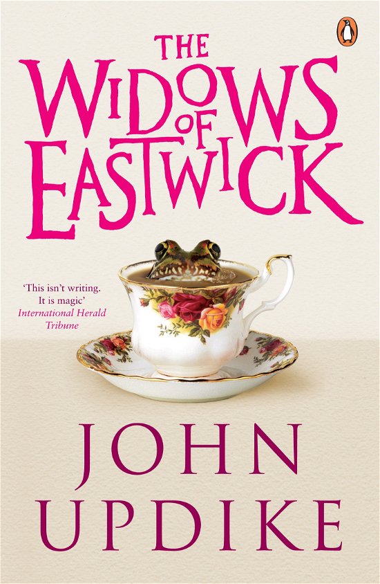 The Widows of Eastwick - John Updike - Livros - Penguin Books Ltd - 9780141038032 - 2 de julho de 2009
