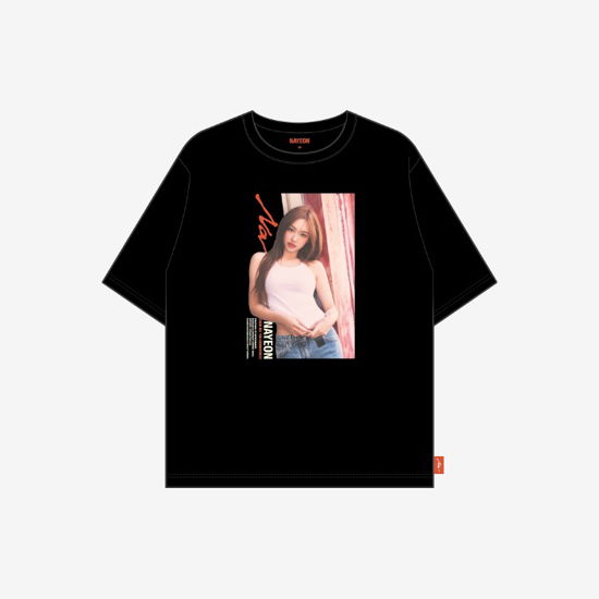 Cover for Nayeon (TWICE) · NA - Portrait T-shirt (T-shirt) [size L] [Large Size] (2024)