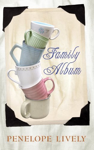 Cover for Penelope Lively · Family Album (Platinum Readers Circle (Center Point)) (Innbunden bok) [Lrg edition] (2009)