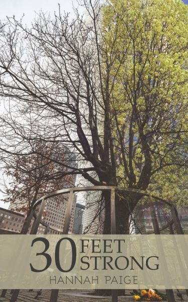 Cover for Hannah Paige · 30 Feet Strong (Pocketbok) (2019)