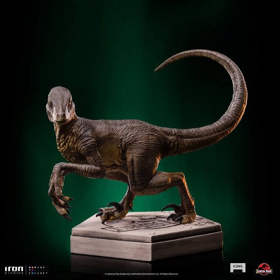 Jurassic World Icons Statue Velociraptor C 7 cm - Jurassic Park - Merchandise - IRON STUDIO - 0618231952038 - 16. desember 2023