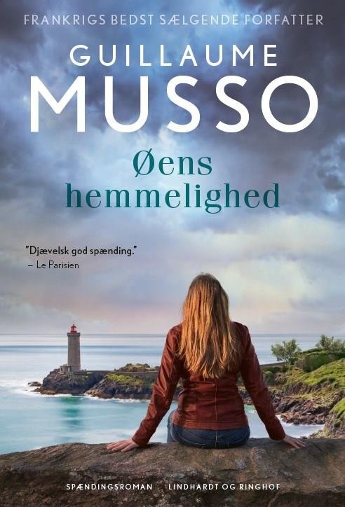 Cover for Guillaume Musso · Øens hemmelighed (Sewn Spine Book) [1st edition] (2020)