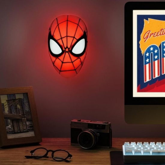 Light Spiderman Mask - Paladone Products Ltd - Koopwaar - PALADONE PRODUCTS LTD - 5056577711042 - 