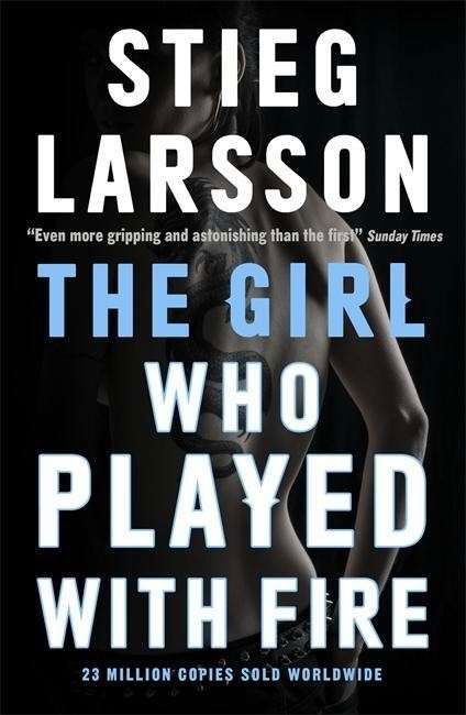 Cover for Stieg Larsson · The Girl Who Played With Fire: A Dragon Tattoo story - Millennium (Pocketbok) (2015)