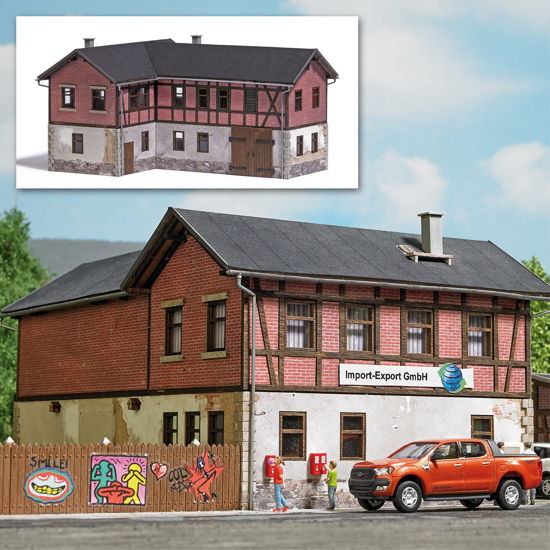 Altes Handwerkerhaus H0 (4/22) * - Busch - Gadżety -  - 4001738019049 - 