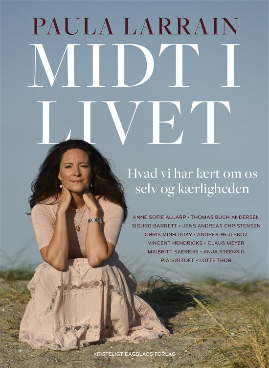 Cover for Paula Larrain · Midt i livet (Hæftet bog) [1. udgave] (2021)