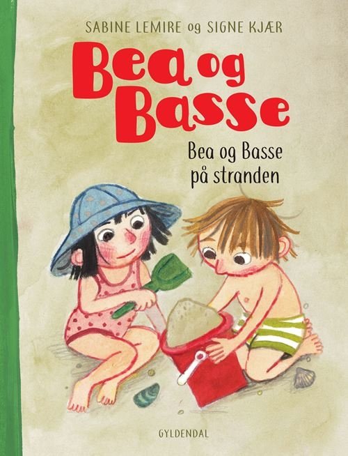 Bea og Basse 6 - Bea og Basse på stranden - Sabine Lemire; Signe Kjær - Böcker - Gyldendal - 9788702416053 - 2 april 2024