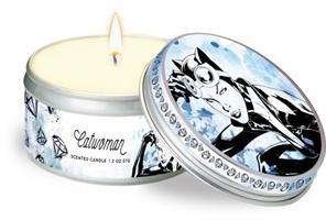 DC: Catwoman Tin Candle: Small, Clove - Insight Editions - Böcker - Insight Editions - 9781682983058 - 16 oktober 2018