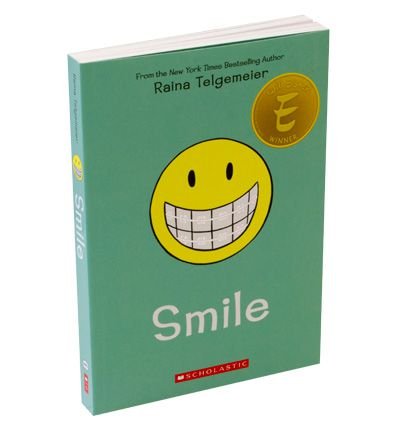 Cover for Raina Telgemeier · Smile (Paperback Bog) (2013)
