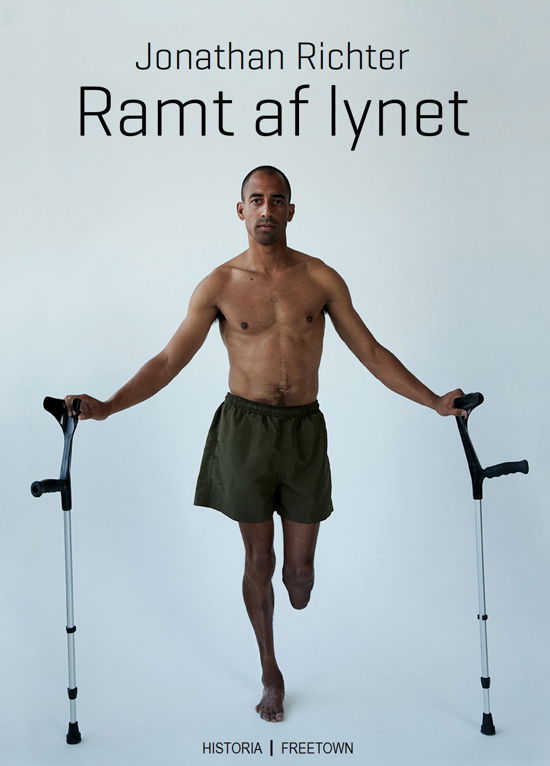 Cover for Jonathan Richter · Ramt af lynet (Sewn Spine Book) [1th edição] (2020)