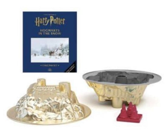 Harry Potter: Hogwarts in the Snow Cake Pan Set - Insight Editions - Książki - Insight Editions - 9798886635065 - 3 września 2024