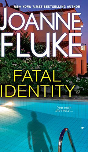 Cover for Joanne Fluke · Fatal Identity (Paperback Book) (2015)