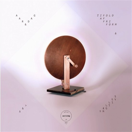 Cover for Aar &amp; Dag · Tifold af Fri Form og Fælles Motiv (LP) (2021)
