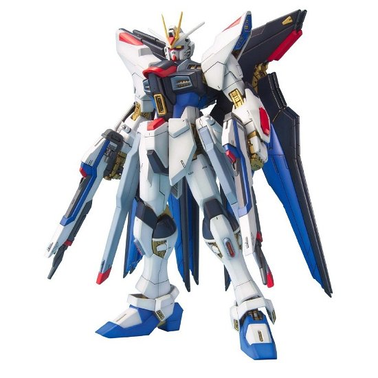 Cover for Figurine · Gundam - Model Kit - Master Grade - Strike Freedom (Toys)