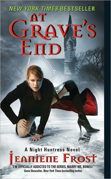 Cover for Jeaniene Frost · At Grave's End: A Night Huntress Novel (Paperback Bog) (2008)