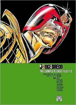 Judge Dredd: The Complete Case Files 13 - Judge Dredd: The Complete Case Files - John Wagner - Bøger - Rebellion Publishing Ltd. - 9781906735074 - 21. august 2009