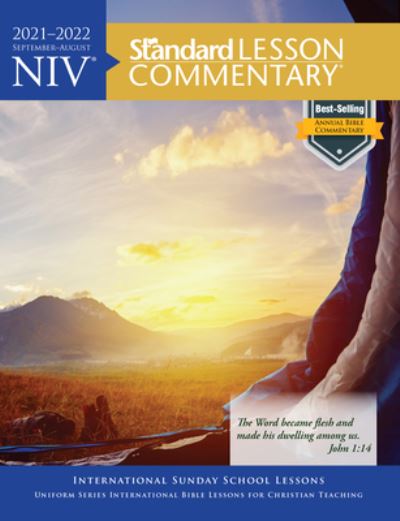 Cover for Standard Publishing · NIV® Standard Lesson Commentary® 2021-2022 (Paperback Book) (2021)