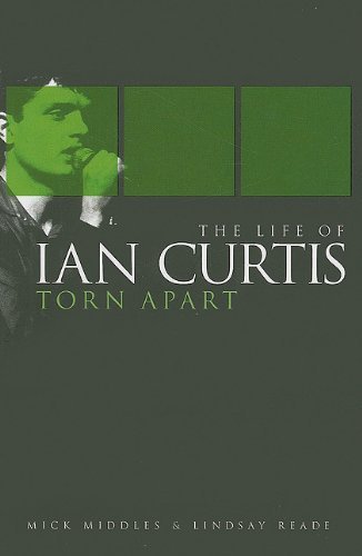 Torn Apart: The Life of Ian Curtis - Mick Middles - Libros - Omnibus Press - 9781847725080 - 5 de mayo de 2009