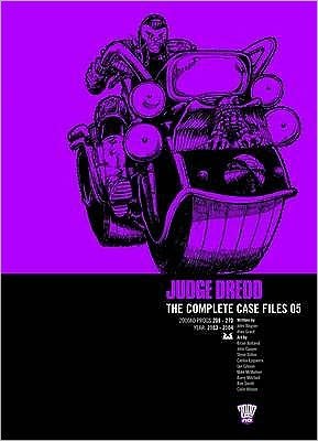Judge Dredd: The Complete Case Files 05 - Judge Dredd: The Complete Case Files - John Wagner - Bøger - Rebellion Publishing Ltd. - 9781905437085 - 8. december 2009