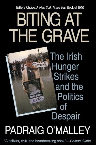 Cover for Padraig O'Malley · Biting at the Grave: The Irish Hunger Strikes and the Politics of Despair (Taschenbuch) [Reprint edition] (1991)