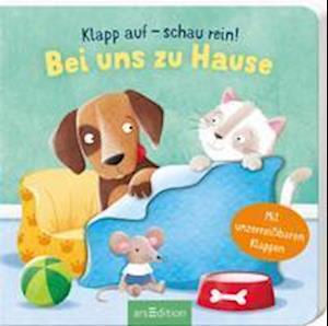 Cover for Marta Costa · Klapp auf - schau rein: Bei uns zu Hause (Board book) (2021)