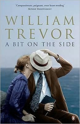A Bit on the Side - William Trevor - Kirjat - Penguin Books Ltd - 9780141017099 - torstai 5. toukokuuta 2005