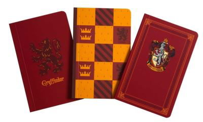 Harry Potter: Gryffindor Pocket Notebook Collection - Classic - Insight Editions - Książki - Insight Editions - 9781647220099 - 5 stycznia 2021