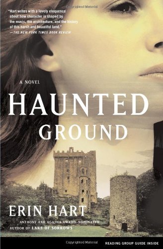 Cover for Erin Hart · Haunted Ground: a Novel (Pocketbok) [Reprint edition] (2005)