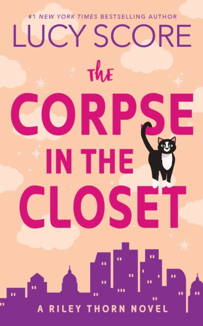 Cover for Lucy Score · The Corpse in the Closet: A Paranormal Murder Mystery &amp; Contemporary Romance (Riley Thorn Book 2) - Riley Thorn (Paperback Book) (2024)