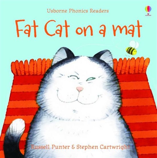Fat cat on a mat - Phonics Readers - Russell Punter - Livros - Usborne Publishing Ltd - 9781474970105 - 9 de janeiro de 2020