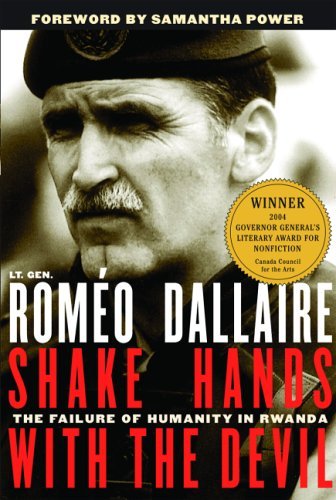 Cover for Roméo Dallaire · Shake Hands with the Devil: the Failure of Humanity in Rwanda (Paperback Bog) [Reprint edition] (2005)