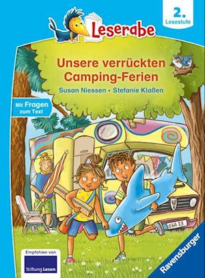 Unsere verrückten Camping-Ferien - lesen lernen mit dem Leseraben - Erstlesebuch - Kinderbuch ab 7 Jahren - lesen üben 2. Klasse (Leserabe 2. Klasse) - Susan Niessen - Książki - Ravensburger Verlag GmbH - 9783473463107 - 1 czerwca 2024