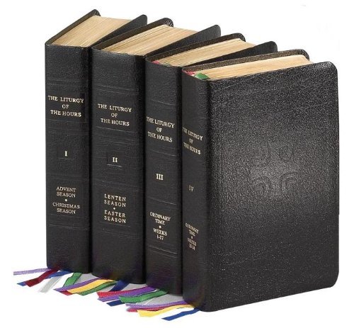 Liturgy of the Hours - None - Livros - Catholic Book Publishing Corp - 9780899424118 - 1990