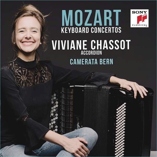 Mozart: Piano Concertos Nos. 11, 15 & 27 (Performed on Accordion) - Viviane Chassot & Camerata Bern - Musik - CLASSICAL - 0190759084120 - 10. maj 2019
