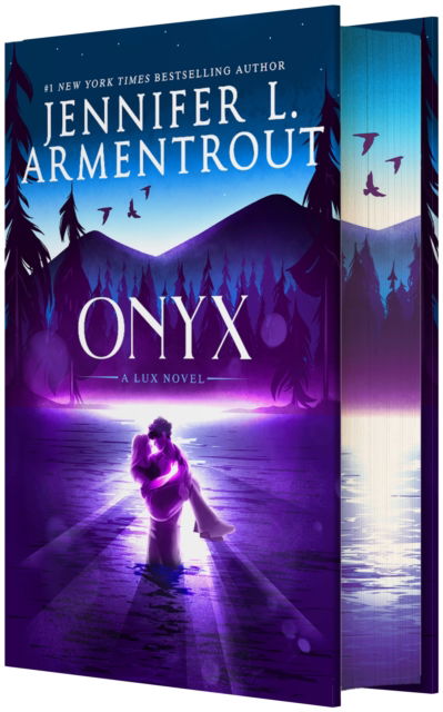 Cover for Jennifer L. Armentrout · Onyx - A Lux Novel (Hardcover Book) (2024)