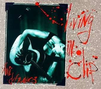 Cover for Ani Difranco · Living in Clip (CD/LIVRO) [Live edition] (2017)
