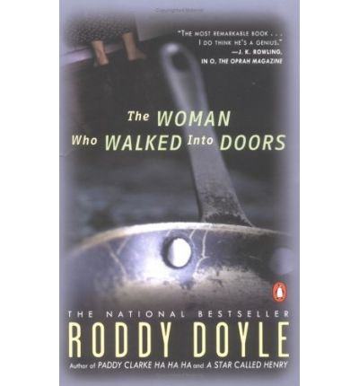 Cover for Roddy Doyle · The Woman Who Walked into Doors (Pocketbok) [Open Market Ed edition] (1997)