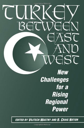 Cover for Vojtech Mastny · Turkey Between East And West: New Challenges For A Rising Regional Power (Taschenbuch) (1997)