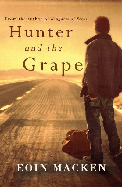 Hunter and the Grape - Eoin C. Macken - Livros - Poolbeg Press Ltd - 9781781999127 - 1 de setembro de 2017