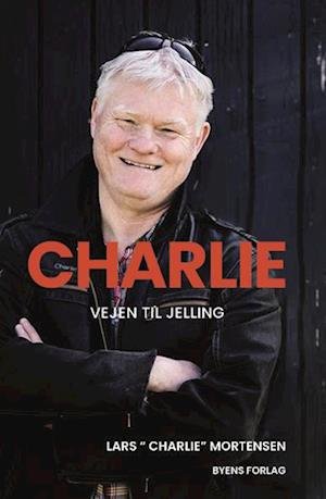 Cover for Lars · Charlie (Sewn Spine Book) [1º edição] (2023)