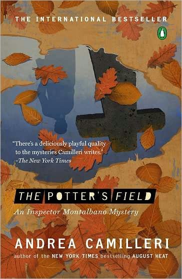 Cover for Andrea Camilleri · The Potter's Field - An Inspector Montalbano Mystery (Paperback Bog) [Original edition] (2011)