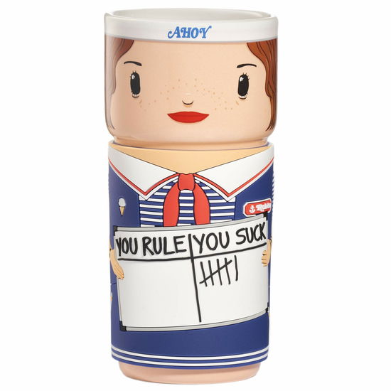 Stranger Things Robin (Scoops Outfit) Coscup Collectible - Stranger Things - Produtos - NUMSKULL - 5056280439134 - 