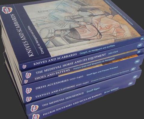 Cover for Various Various · Medieval Finds from Excavations in London [7 volume set] - Medieval Finds from Excavations in London (Inbunden Bok) (2011)