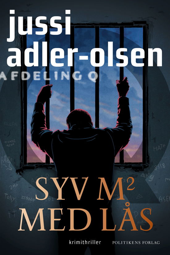 Cover for Jussi Adler-Olsen · Afdeling Q: Syv m2 med lås (Sewn Spine Book) [1º edição] (2023)