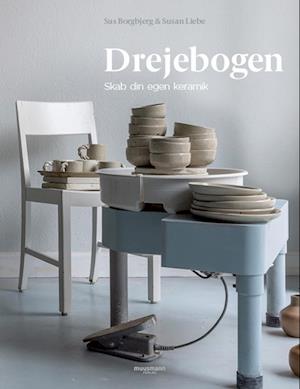 Cover for Sus Borgbjerg &amp; Susan Liebe · Drejebogen (Gebundesens Buch) [1. Ausgabe] (2023)