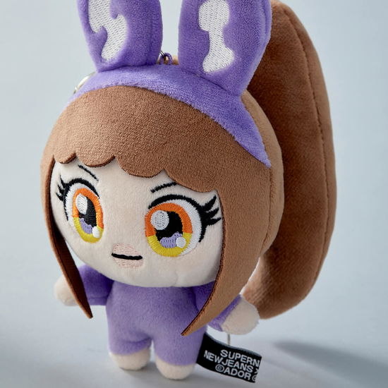 NEWJEANS · [NEWJEANS x MURAKAMI] (Nøkkelring) [Plush Keyring edition] [Hyein Version] (2024)